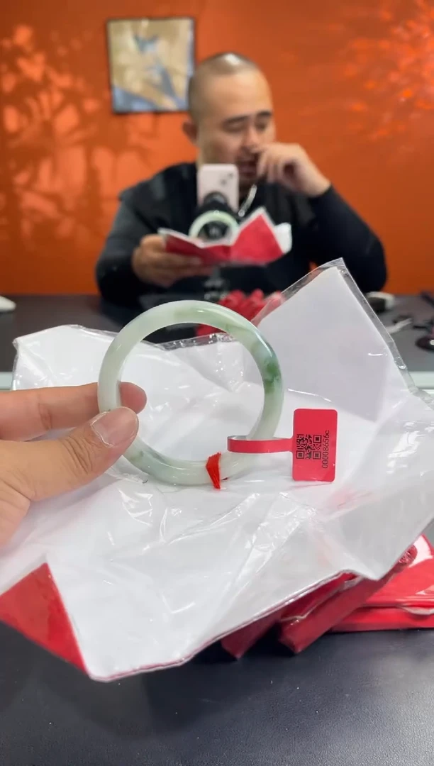 未镶嵌手镯翡翠10