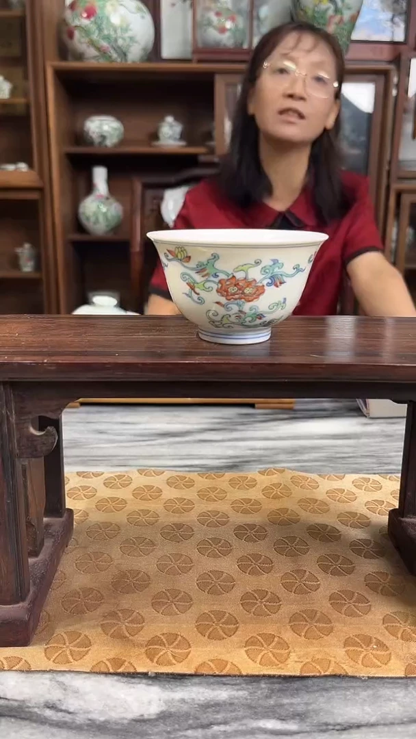 摆件斗彩花卉主人杯