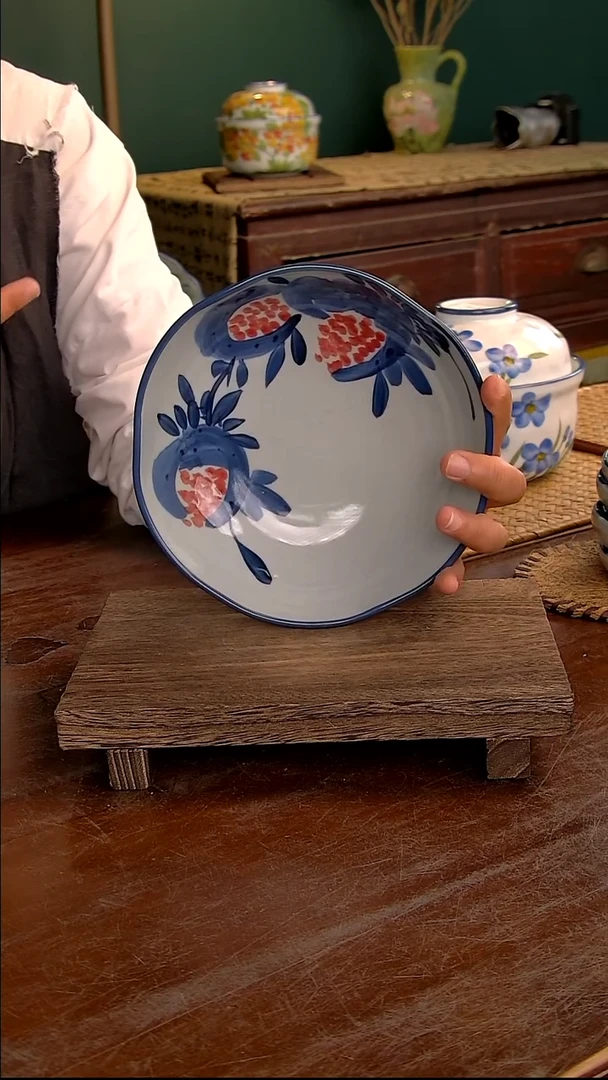 瓷片7英寸花口盘-青花石榴