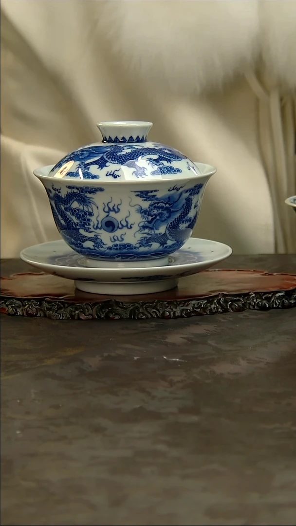 【闪购商品】青花手绘龙纹盖碗