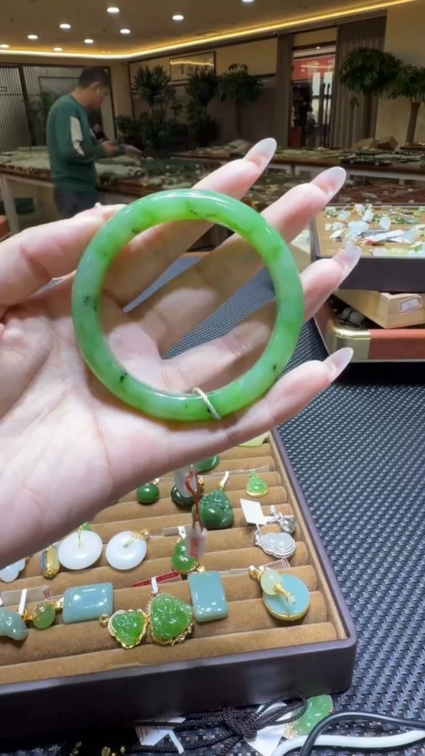 颈饰未镶嵌和田玉手镯58