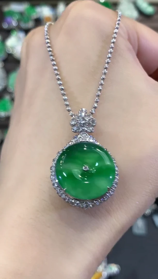 吊坠(不含链)18K金镶嵌翡翠汤**贝C158