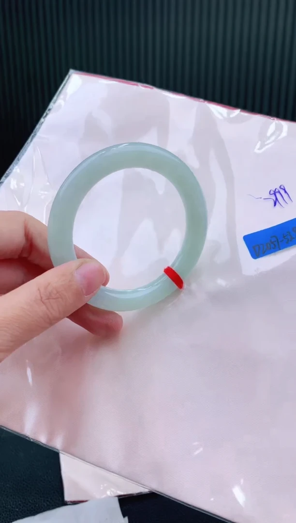 未镶嵌手镯翡翠53+
