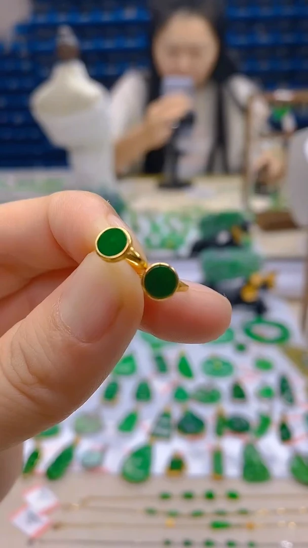 颈饰未镶嵌翡翠新号开播 全场乱卖