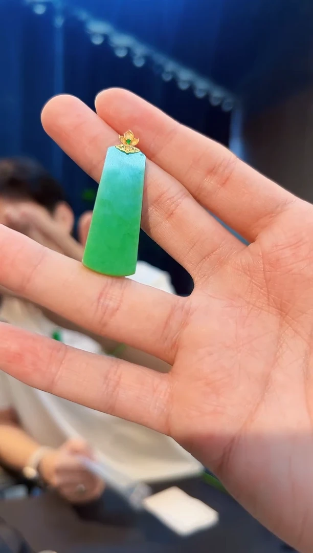 翡翠18K金镶嵌颈饰缅料A货/支持复检/一件