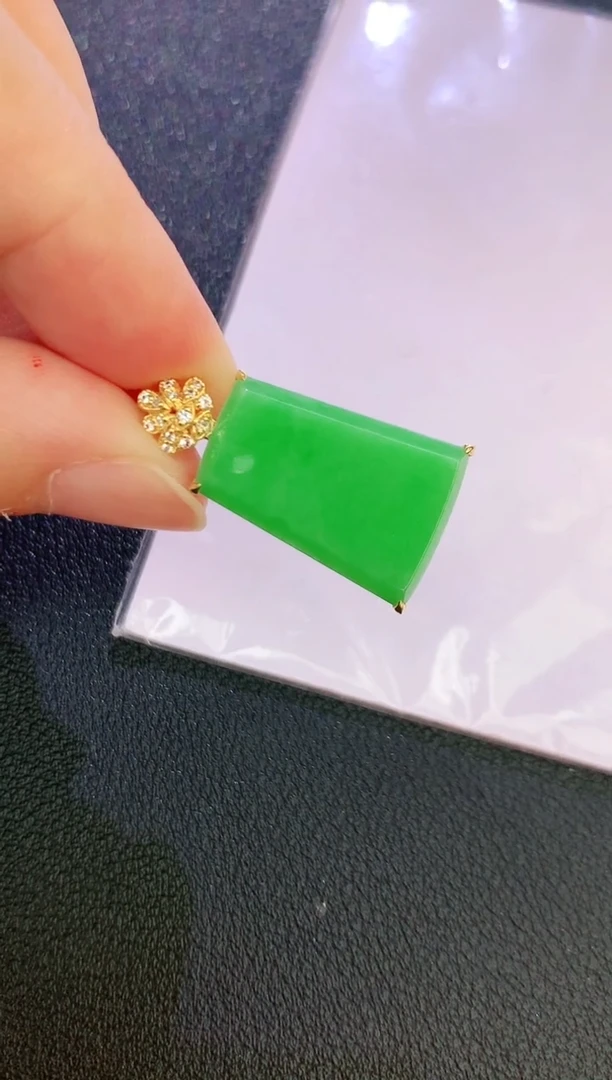 翡翠18K金镶嵌颈饰赠礼盒证书 麦麦