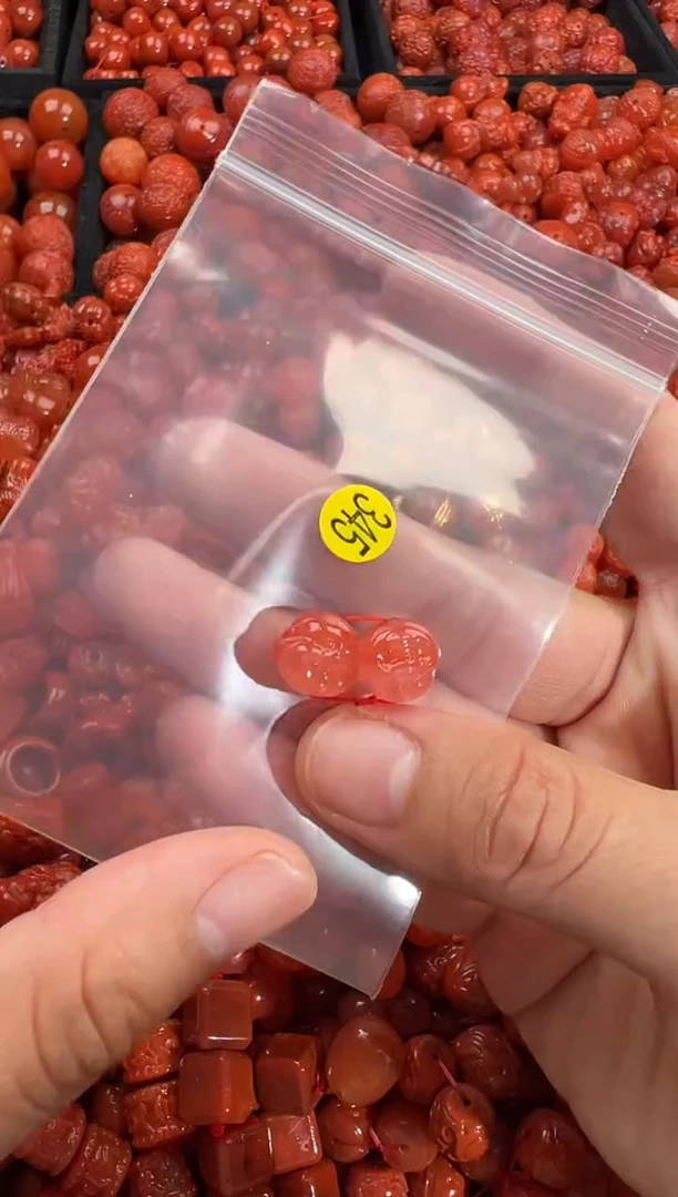 南红玛瑙未镶嵌颈饰1