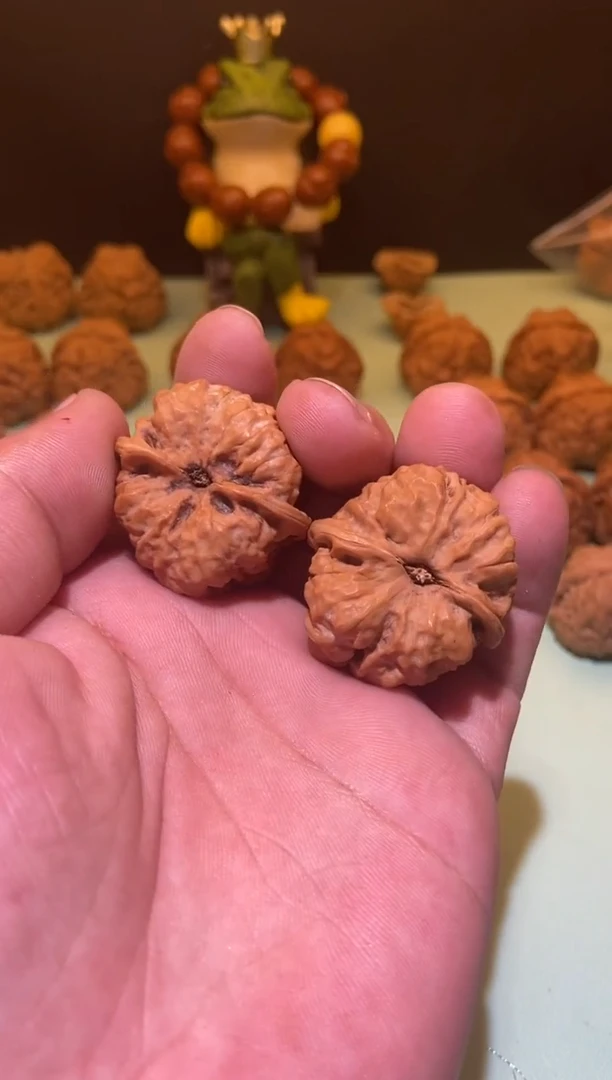 【闪购商品】文玩核桃吊坠山海核饰蛤蟆头36全160