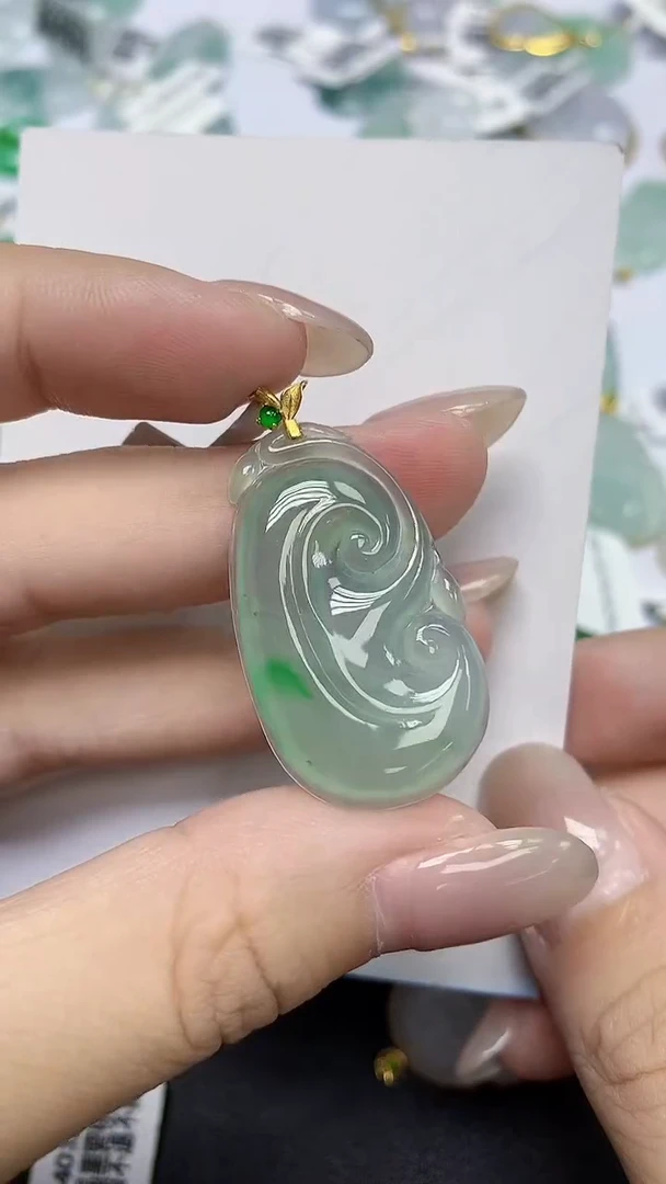 翡翠18K金镶嵌颈饰天然缅甸翡翠A货