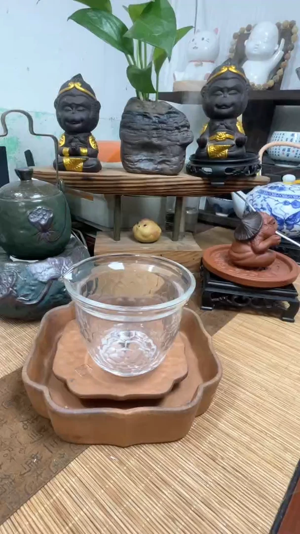 水晶公道杯一只（不含地座）