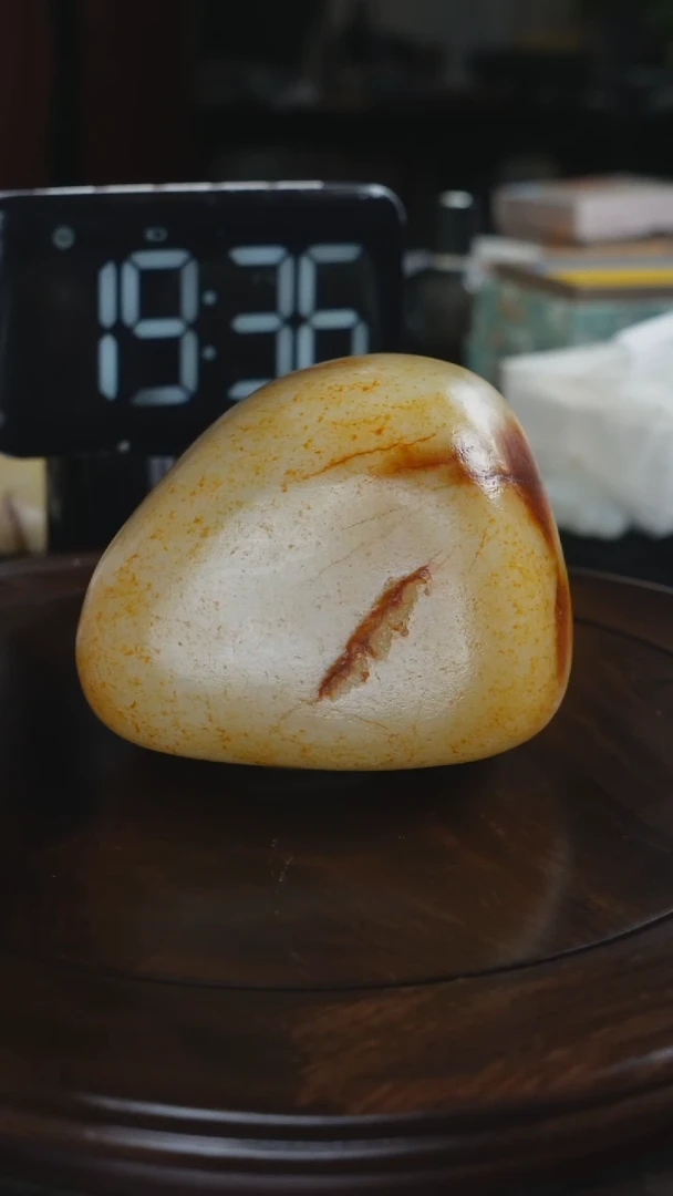 颈饰未镶嵌和田玉我****的和田玉原石