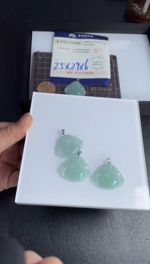 【闪购商品】翡翠挂件18K金镶嵌翡翠佛公FL13/多样性发其一CP