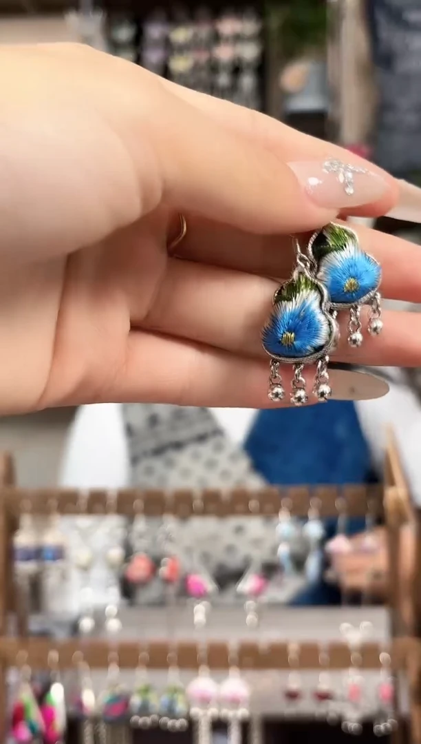 织绣民族风非遗老绣饰品562