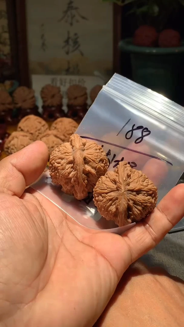 把件桃核林*晨丰泰文玩  南疆石 46  尺左右虚黄尖瑕疵处理
