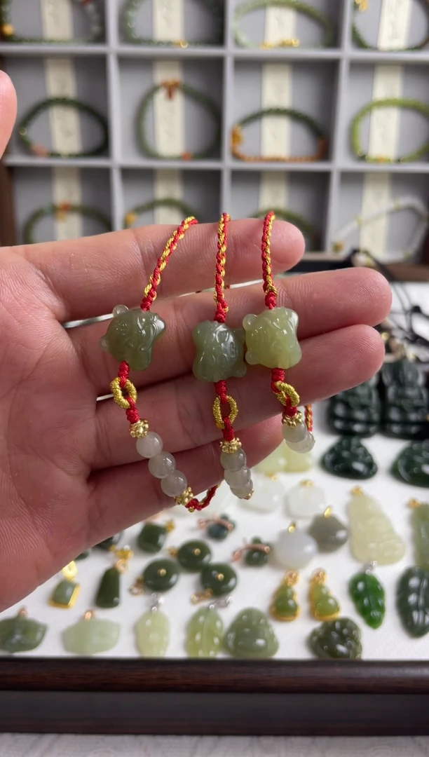 未镶嵌手绳和田玉未镶嵌 手绳 和田玉