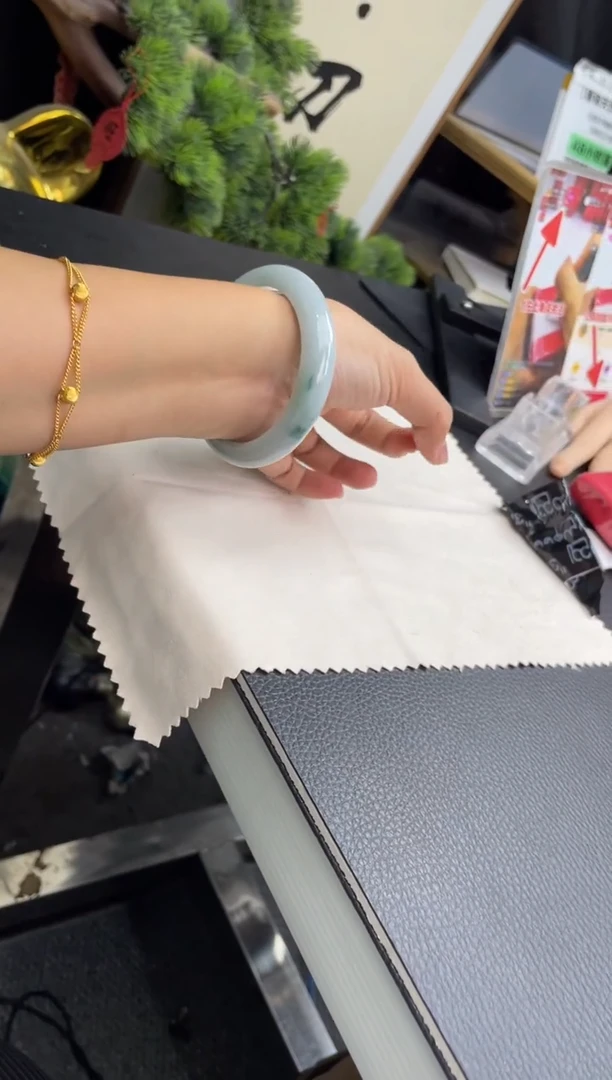 翡翠手镯未镶嵌5