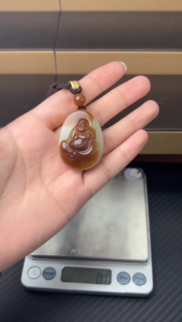 吊坠(赠链)未镶嵌和田玉若羌微色差吊坠M