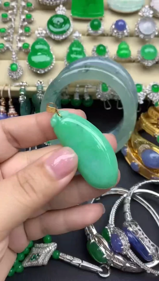 【闪购商品】翡翠颈饰18K金镶嵌337-中国好珍宝