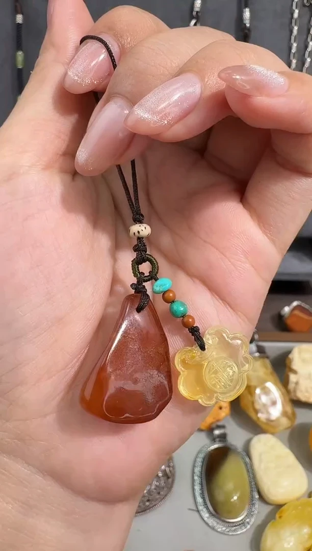 未镶嵌琥珀裸石琥珀