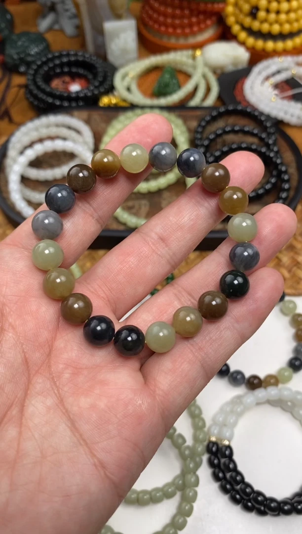 颈饰未镶嵌和田玉手串