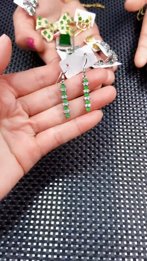 【闪购商品】翡翠耳饰未镶嵌111111111