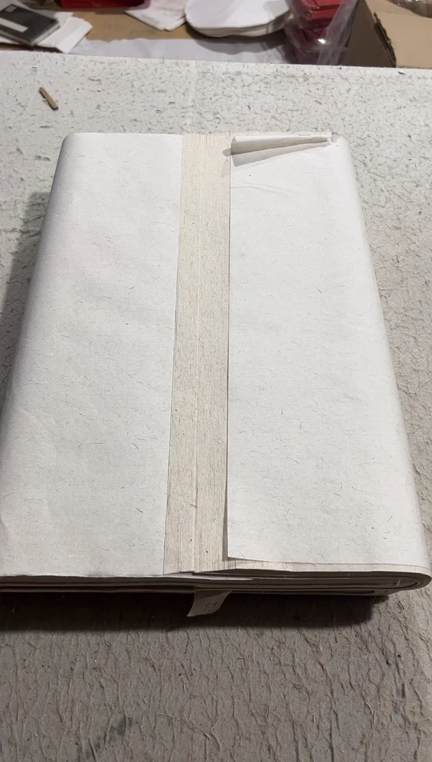 81  六尺对开半熟褚皮麻纸50张