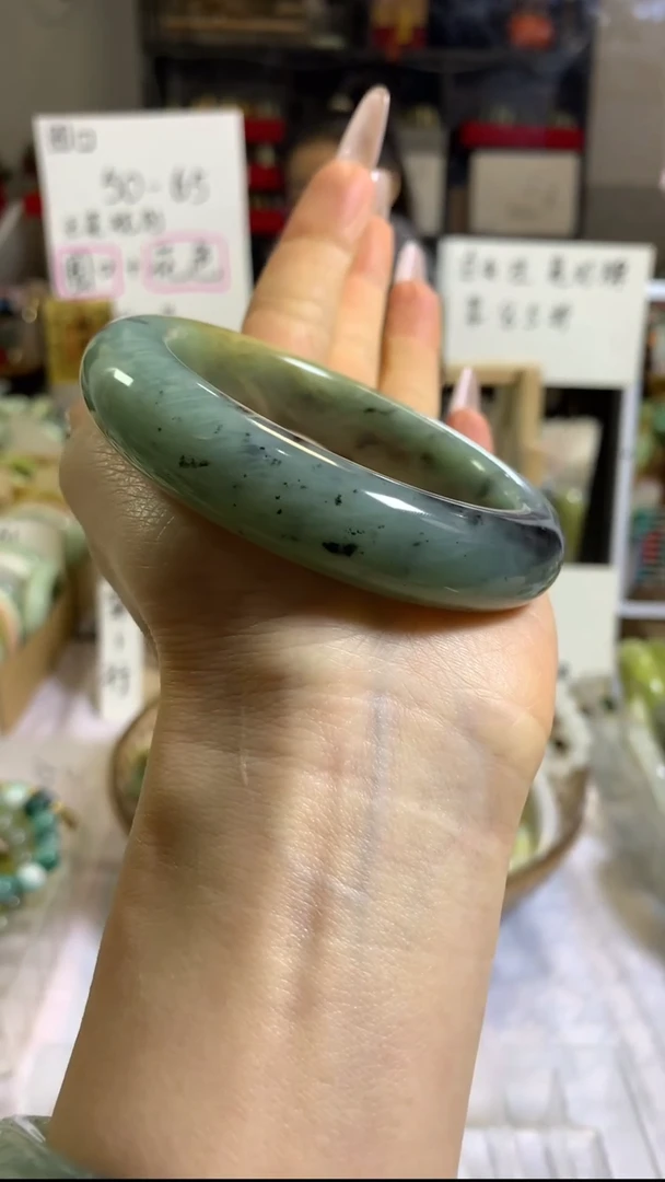 未镶嵌岫玉手镯25 57+ 包容