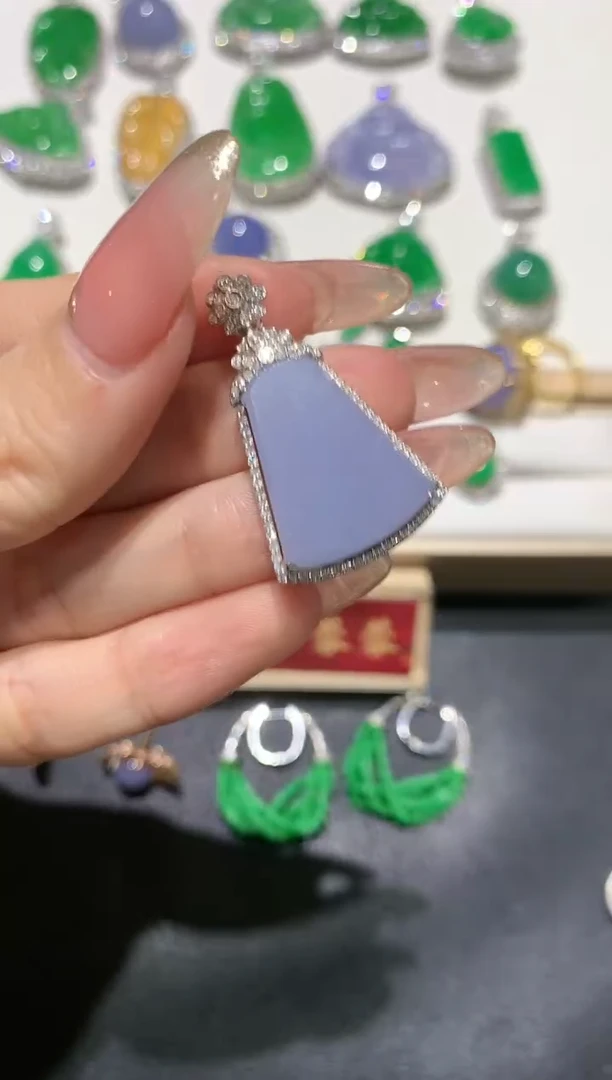 【闪购商品】翡翠吊坠(不含链)18K金镶嵌团购4