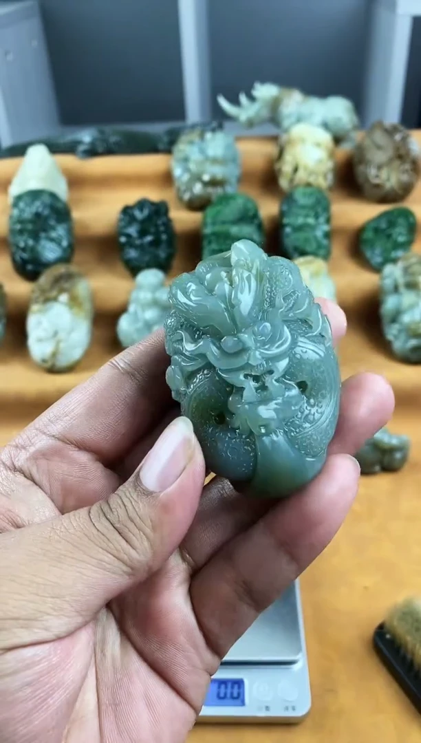 未镶嵌和田玉把件1