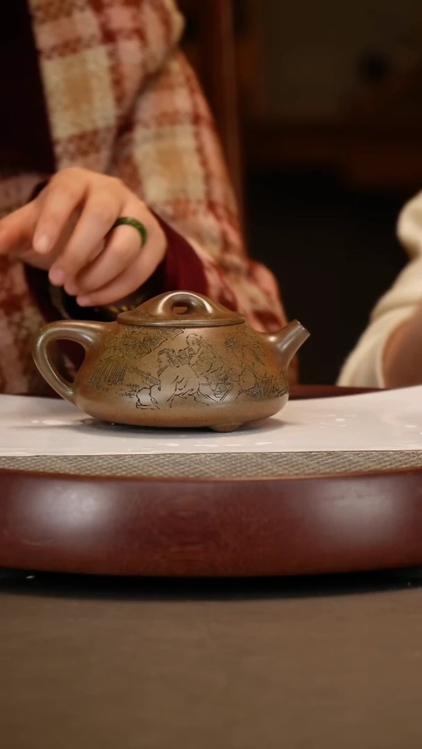 【闪购商品】紫砂茶壶【徐晓梅】黄金砂柴烧 景舟石瓢300cc