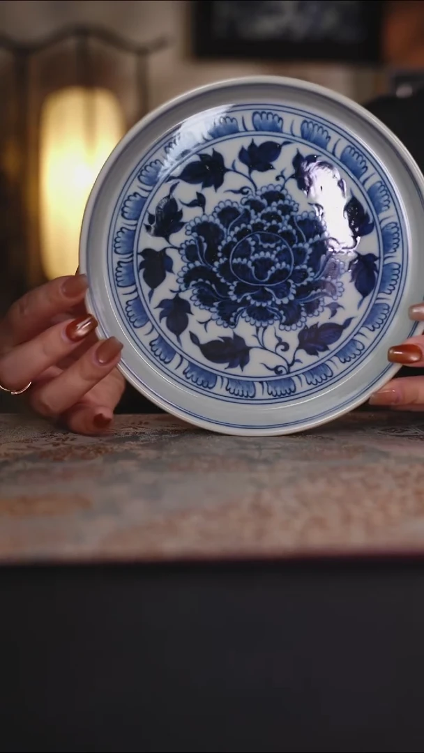 家**兴元黛工坊牡丹三足壶承