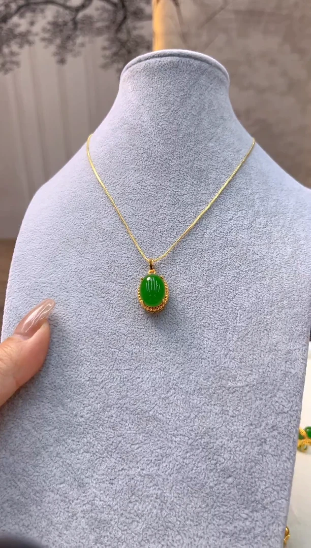 吊坠(赠链)银S925镀金镶嵌和田玉D313