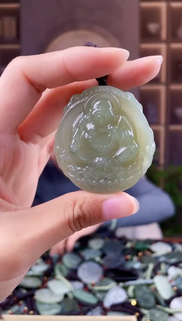 未镶嵌和田玉挂件背面有棉