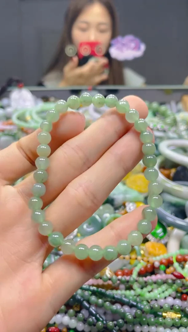 颈饰未镶嵌翡翠5MM/R/翡翠A货，一件也是批发价