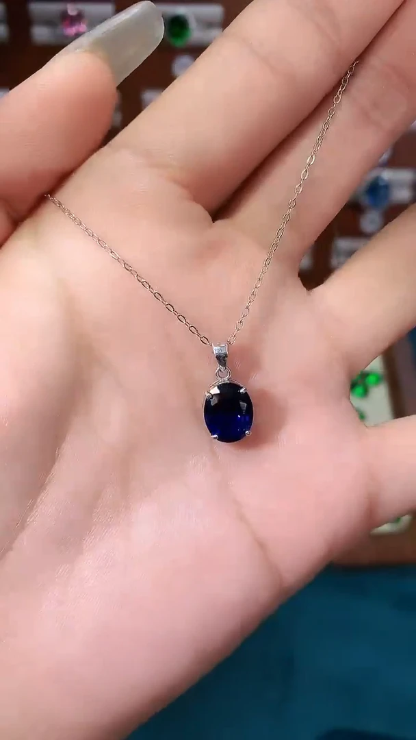 吊坠(赠链)蓝宝石银S925镶嵌810银色