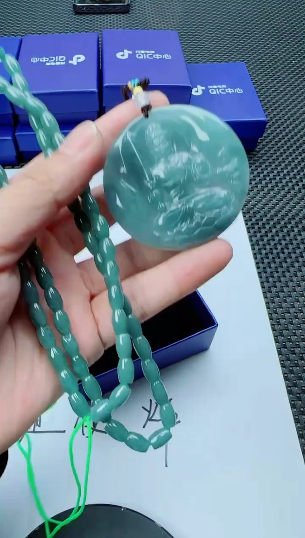 翡翠未镶嵌颈饰11111111111