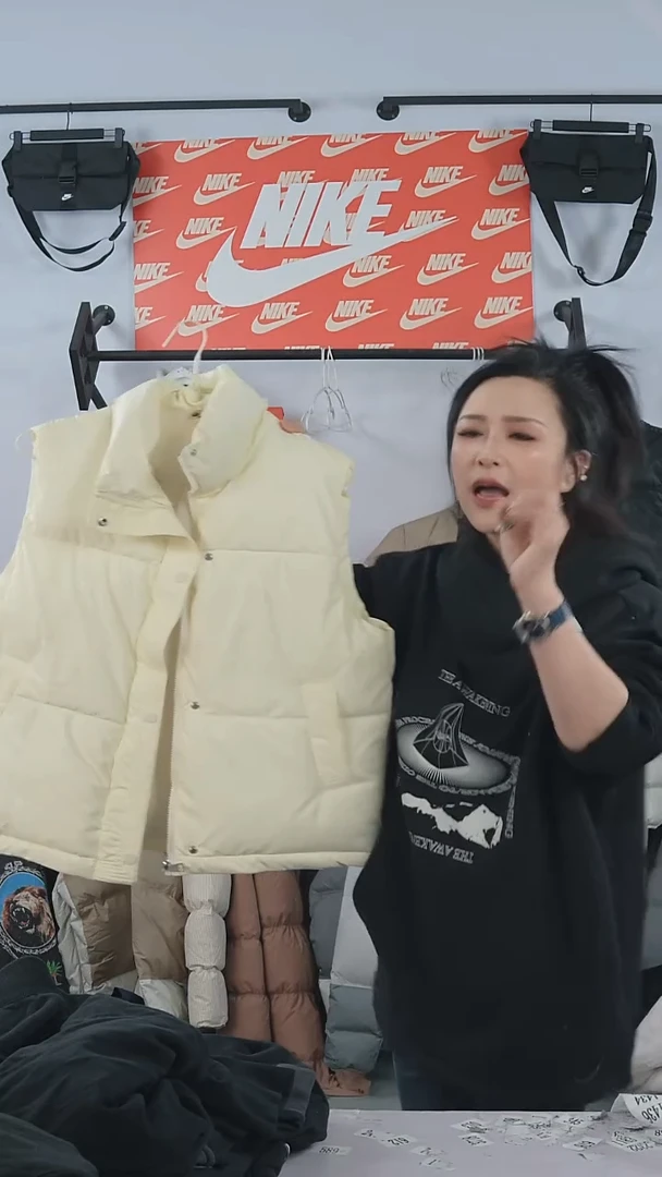 耐克打板马甲 奶白色 L码