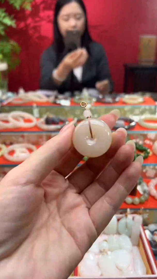 颈饰未镶嵌和田玉刘*溪红藕粉平安扣