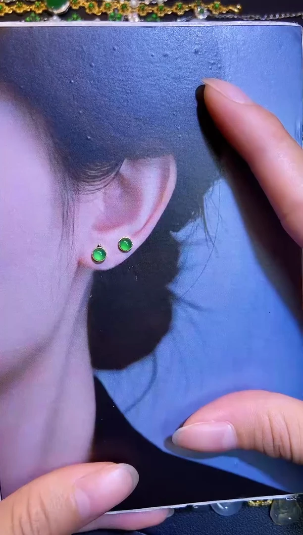 翡翠18K金镶嵌吊坠(不含链)1