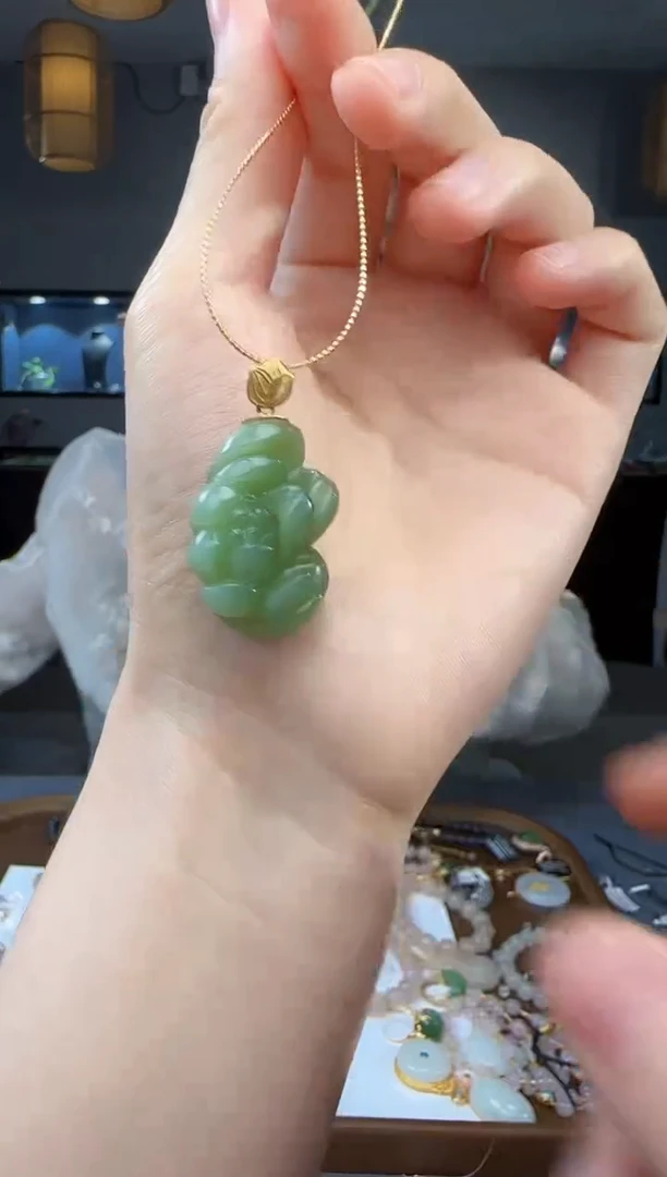 和田玉18K金镶嵌吊坠(不含链)1