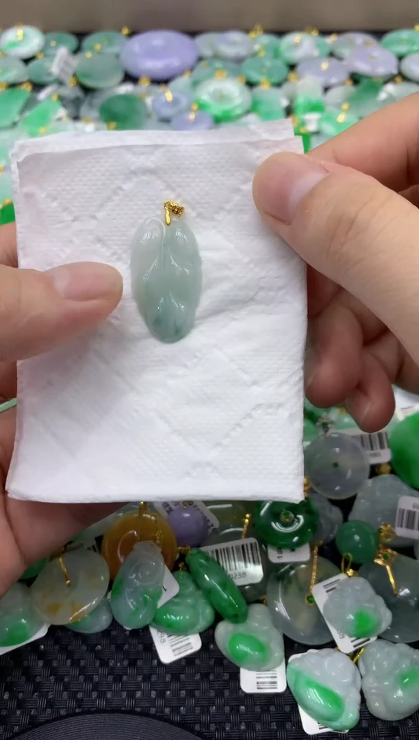 颈饰未镶嵌翡翠天然缅甸翡翠A货