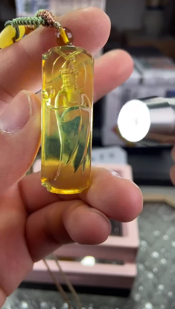 琥珀颈饰未镶嵌大势至