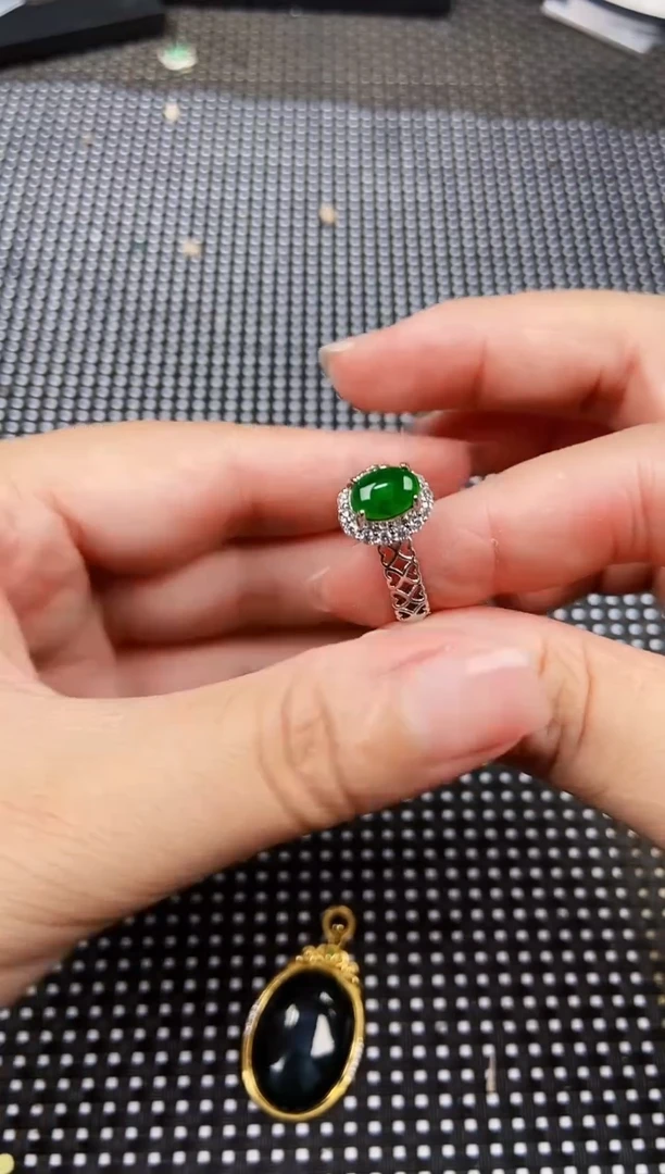 翡翠未镶嵌耳饰1111111111