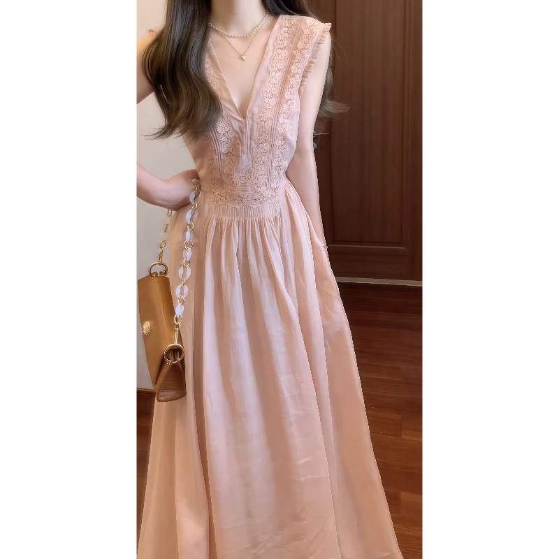 【天鹅堡】重工刺绣复古V领连衣裙收腰无袖女神范度假风长裙9627