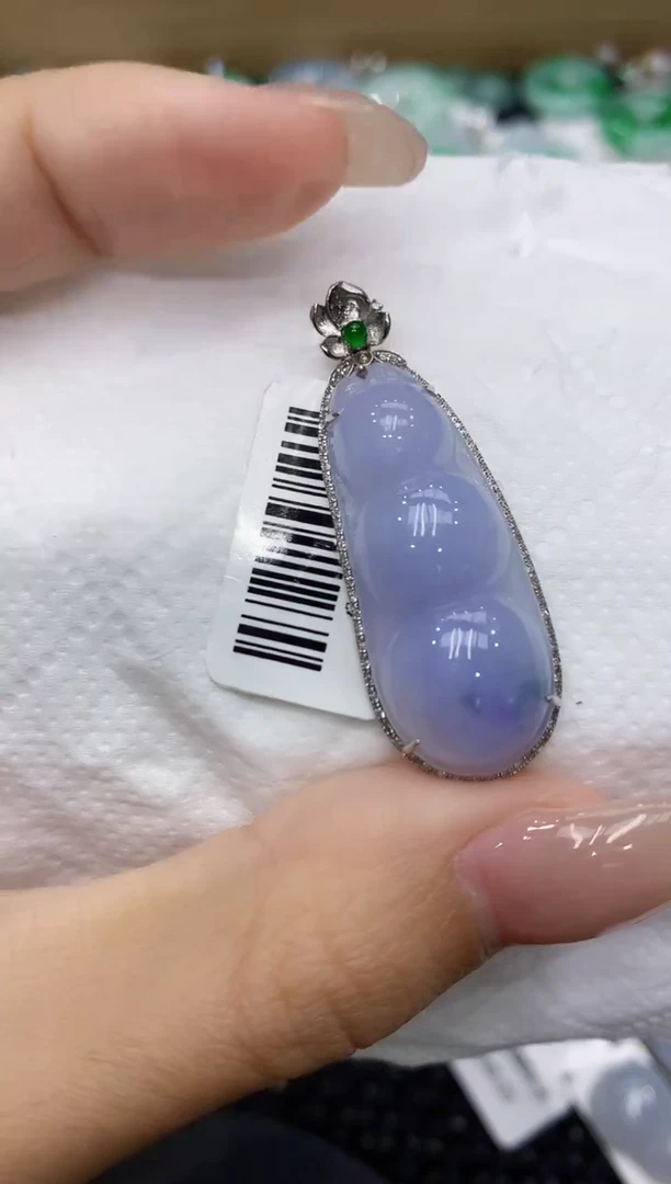翡翠18K金镶嵌颈饰111111111111