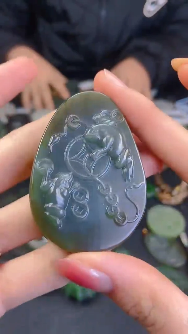 颈饰未镶嵌和田玉1