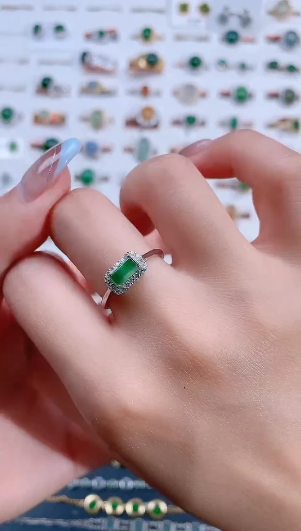 翡翠戒指银S925镶嵌天然翡翠