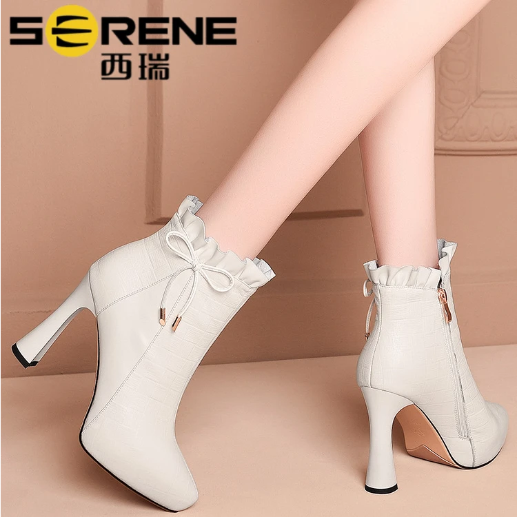 西瑞米白色高跟短靴冬季新款欧美女士马丁靴瘦瘦加绒保暖逛街女鞋