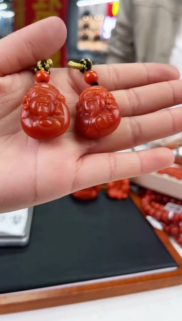 【闪购商品】南红玛瑙吊坠未镶嵌（多样式发其一）