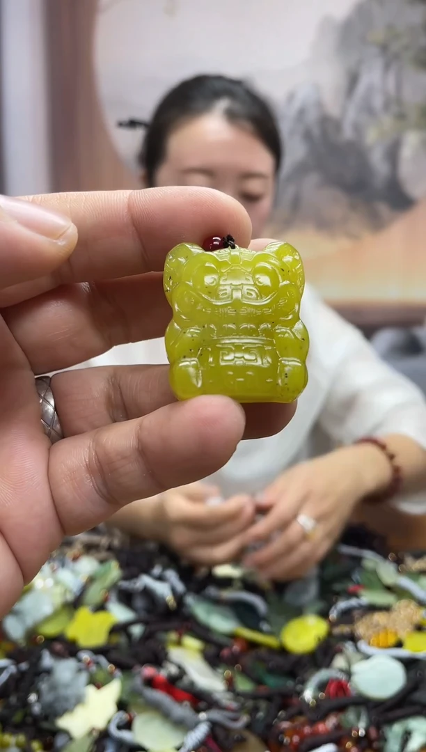 未镶嵌岫玉吊坠·